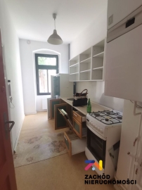 Przestronny Lokal W Centrum Na 1 PiĘtrze.